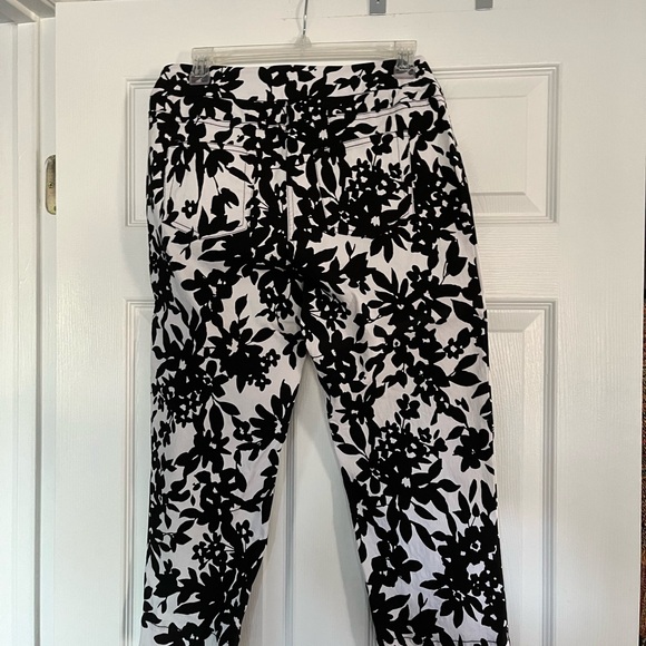 Petite medium, cropped, black and white stretch pants - Picture 1 of 4